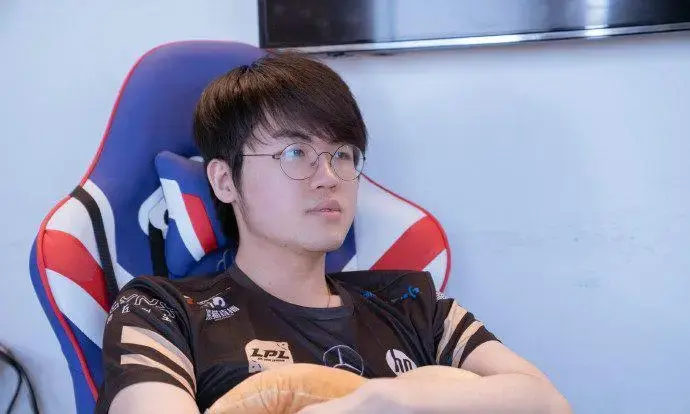 kaiyun-詹姆斯焦点对战,Karsa与80激战美国队分钟,大比分获胜胜负难料!